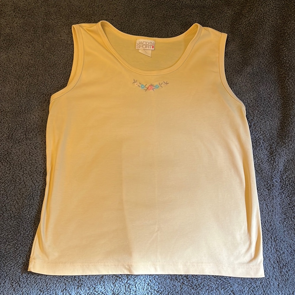 💛 yellow jaclyn sport flowered sleeveless tank top 💛